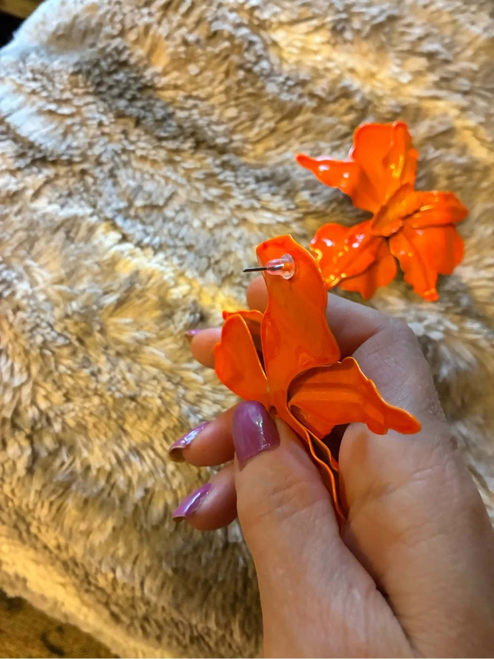 Orange Floral pierced earrings- Bright flowers give a tropical look